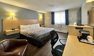Econo Lodge Motel Village