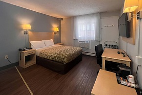 Econo Lodge Motel Village