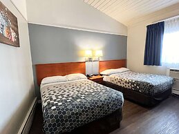 Econo Lodge Motel Village