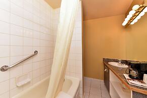 Econo Lodge Motel Village