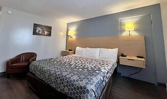 Econo Lodge Motel Village