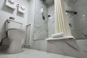 Econo Lodge Motel Village