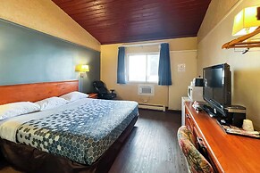 Econo Lodge Motel Village