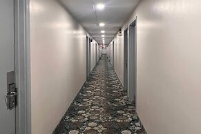 Econo Lodge Motel Village