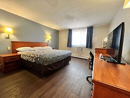 Econo Lodge Motel Village