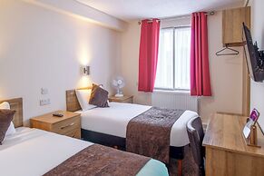 Russ Hill Hotel