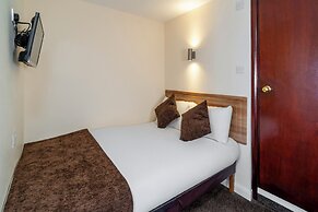 Russ Hill Hotel