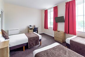 Russ Hill Hotel