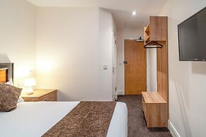 Russ Hill Hotel