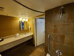 Hotel d’Lins Ontario Airport