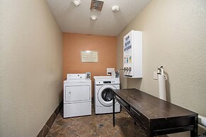 Days Inn & Suites by Wyndham Mt Pleasant
