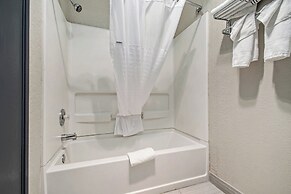 Days Inn & Suites by Wyndham Mt Pleasant
