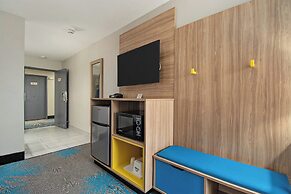 Days Inn & Suites by Wyndham Mt Pleasant