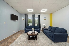 Days Inn & Suites by Wyndham Mt Pleasant