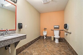 Days Inn & Suites by Wyndham Mt Pleasant