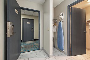 Days Inn & Suites by Wyndham Mt Pleasant