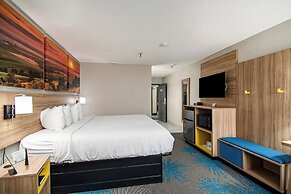 Days Inn & Suites by Wyndham Mt Pleasant