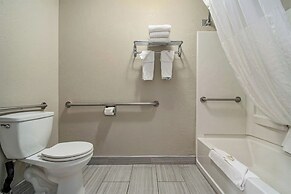 Days Inn & Suites by Wyndham Mt Pleasant