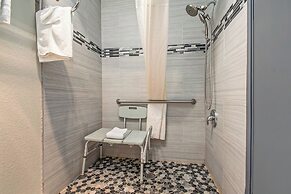 Days Inn & Suites by Wyndham Mt Pleasant