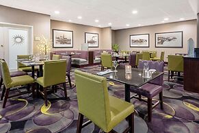 La Quinta Inn & Suites by Wyndham Tacoma - Seattle