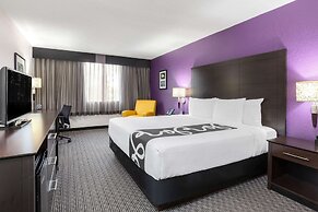 La Quinta Inn & Suites by Wyndham Clifton/Rutherford