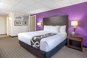 La Quinta Inn & Suites by Wyndham Clifton/Rutherford