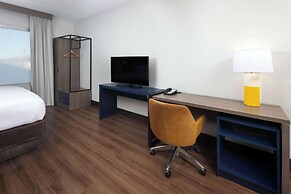 Comfort Suites Outlet Center