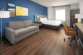 Comfort Suites Outlet Center