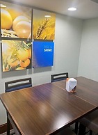 Comfort Suites Outlet Center