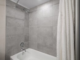 Holiday Inn Calgary-Airport by IHG