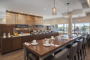 Holiday Inn Calgary-Airport by IHG