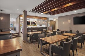 Holiday Inn Calgary-Airport by IHG