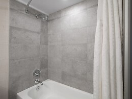 Holiday Inn Calgary-Airport by IHG