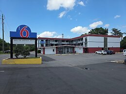 Motel 6 Raleigh, NC – Downtown South
