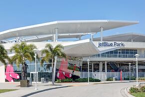 Howard Johnson by Wyndham Ft. Myers FL