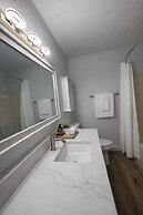 Nisswa Hotel and Suites
