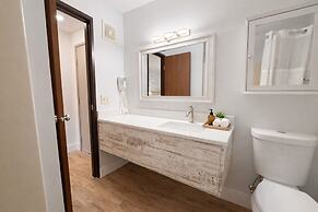 Nisswa Hotel and Suites