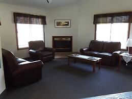 Nisswa Inn and Suites