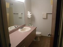 Nisswa Inn and Suites