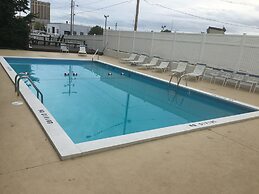 Days Hotel & Conference Center by Wyndham Danville