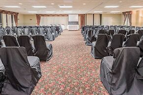 Days Hotel & Conference Center by Wyndham Danville