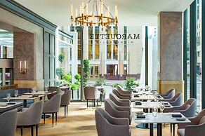 The Marquette Hotel, Curio Collection by Hilton