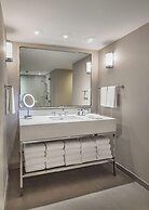 The Marquette Hotel, Curio Collection by Hilton