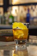 The Marquette Hotel, Curio Collection by Hilton