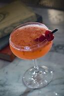 The Marquette Hotel, Curio Collection by Hilton