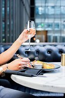 The Marquette Hotel, Curio Collection by Hilton