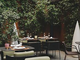 Gallery Hotel