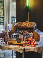 Gallery Hotel