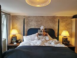 Richmond Hill Hotel