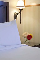 Executive Hotel Vintage Court